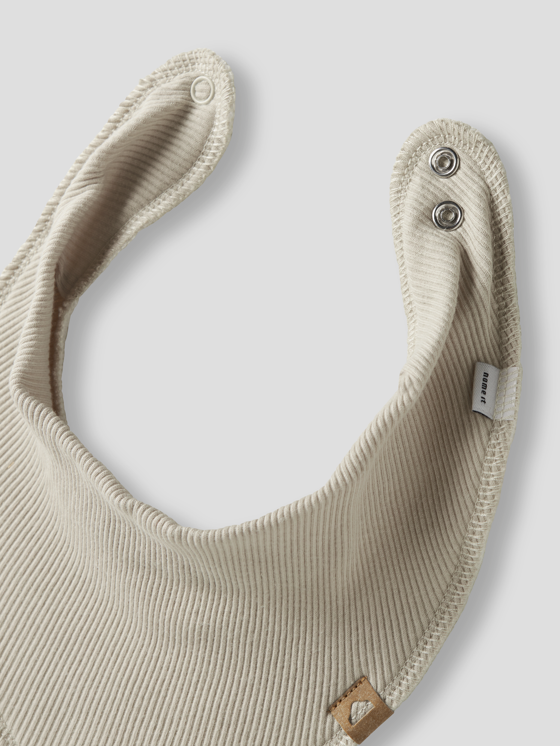 model_shot-front_full